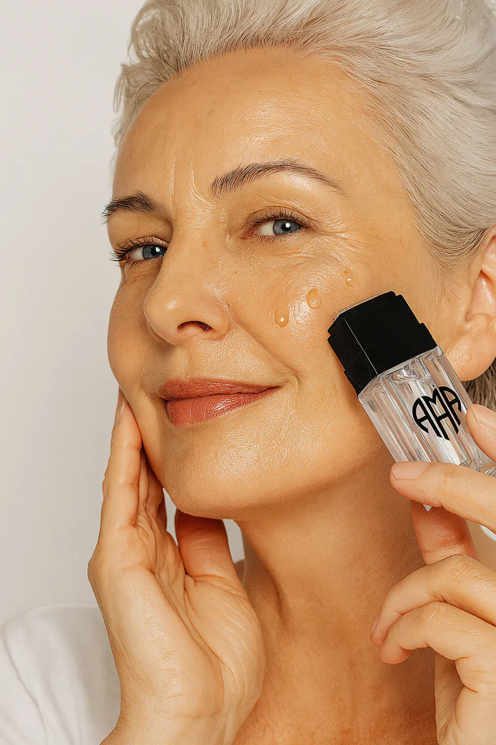 Lifting microneedling therapy (1 serum 10 ml + applicator)